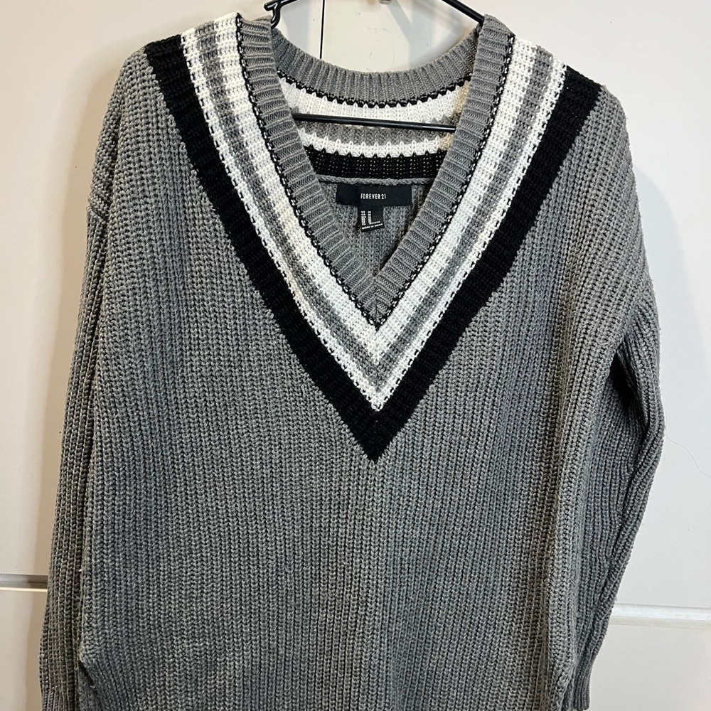 Men's Gray V-Neck Sweater